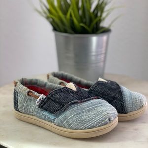 Toddler boy Toms shoes with fleece lining - size 7
